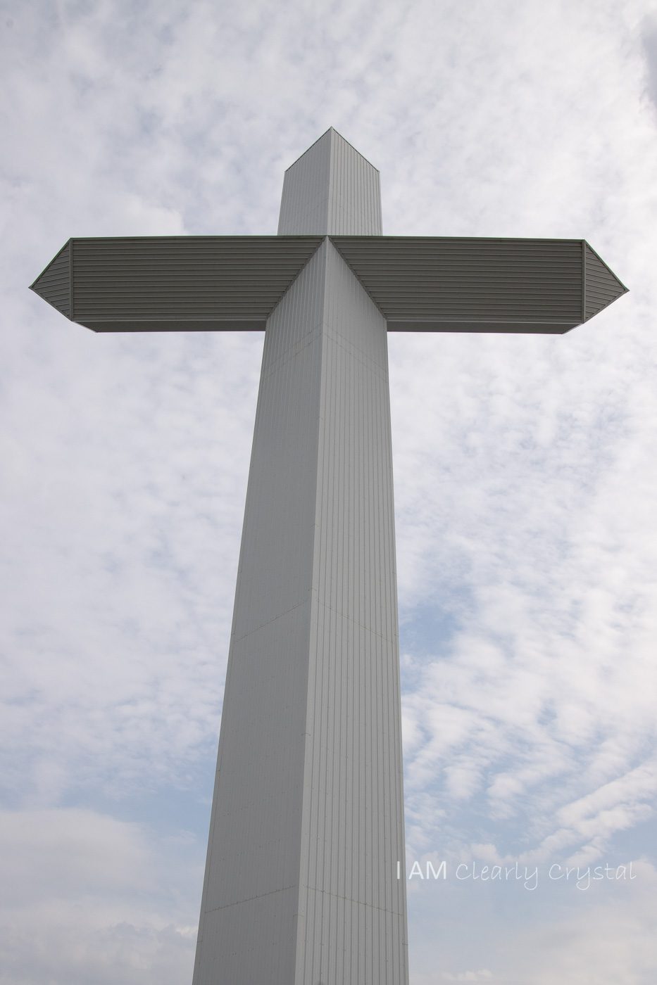 giant cross in Effingham