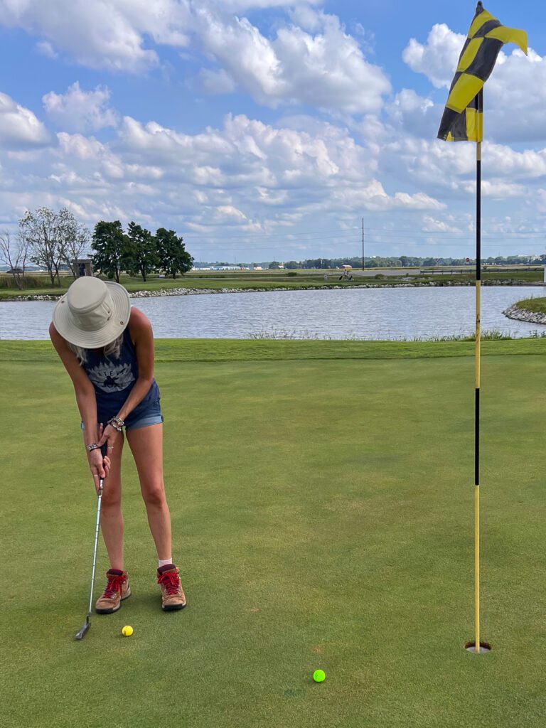 woman golfing